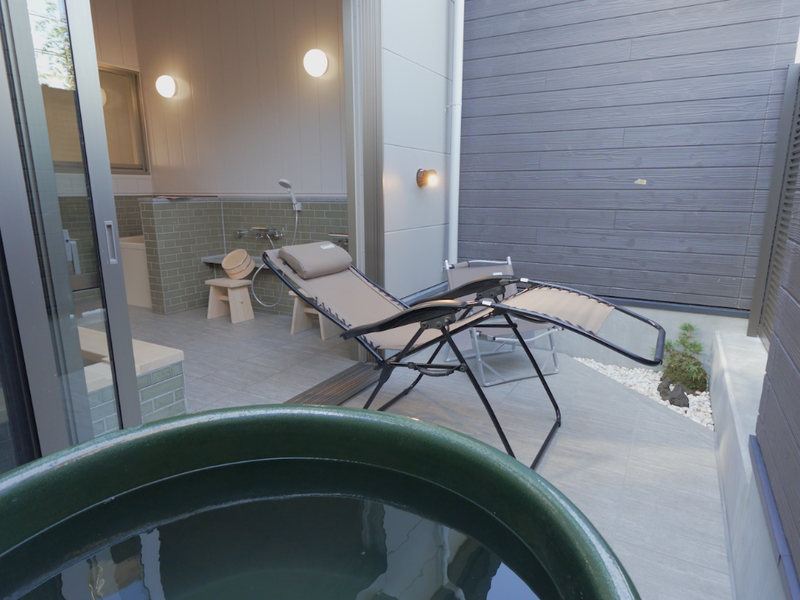 個室温泉 おふゆ (家族風呂) 露天コーナー