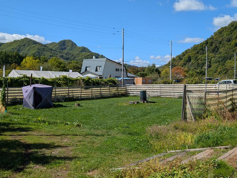 八剣山ワイナリー焚き火キャンプ場 プライベートサウナサイト全景