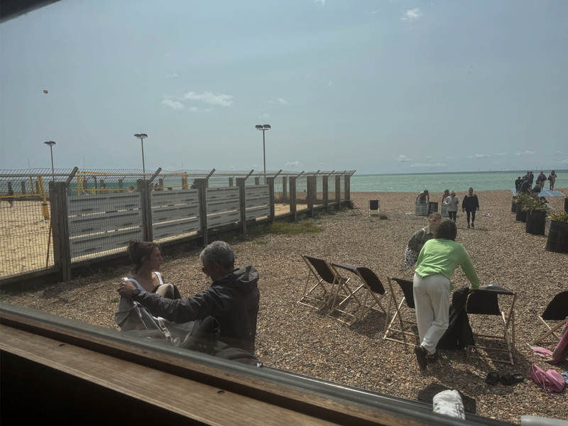 Luna Hut Sea Lanes サウナの中からの風景