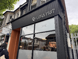 Luna Hut Sauna Café Brighton 写真