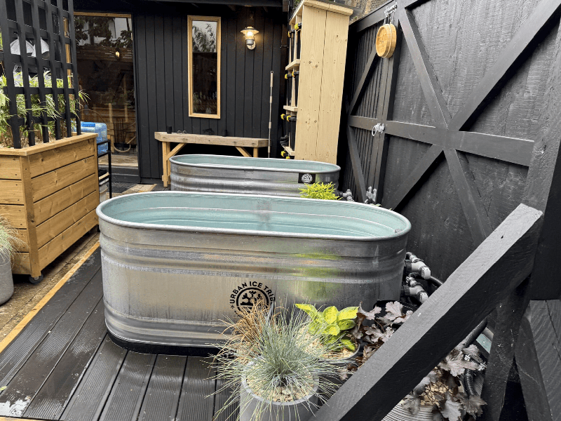 Luna Hut Sauna Café Brighton 水風呂