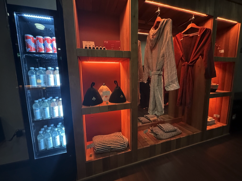 FIX MCR | Sauna and Ice Bath Manchester 受付のサウナグッズ