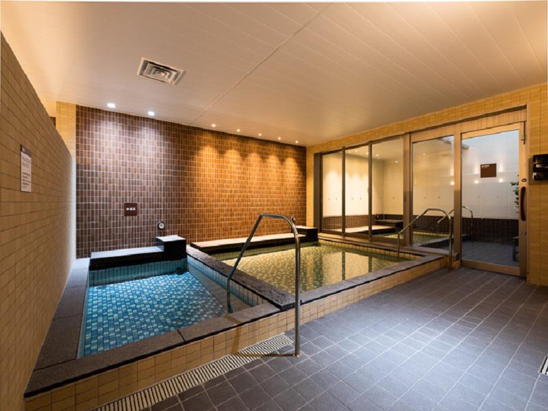 スポーツクラブ&スパ ルネサンス 熊本学園大通24 内風呂、露天風呂、水風呂を完備。外気浴も楽しめます。