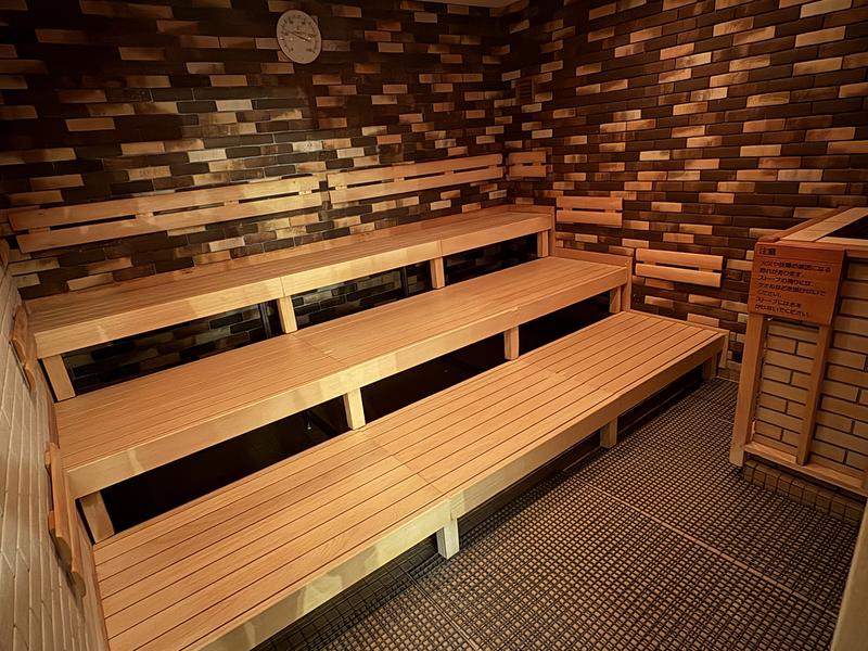 スポーツクラブ&サウナスパ ルネサンス 熊本学園大通24 男女浴室内にドライサウナ完備。テレビを見ながら入れます。