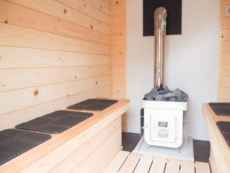 茶ウナカー(サウナカー) 室内