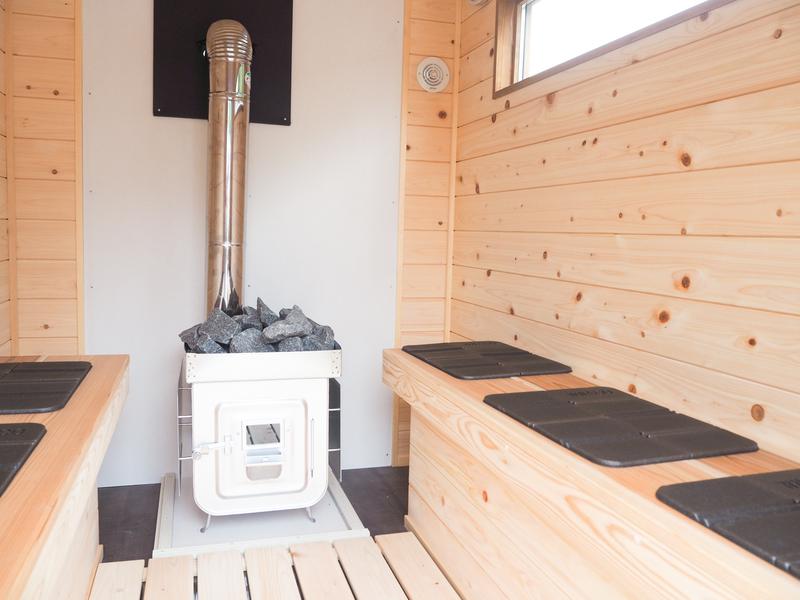 茶ウナカー(サウナカー) 室内