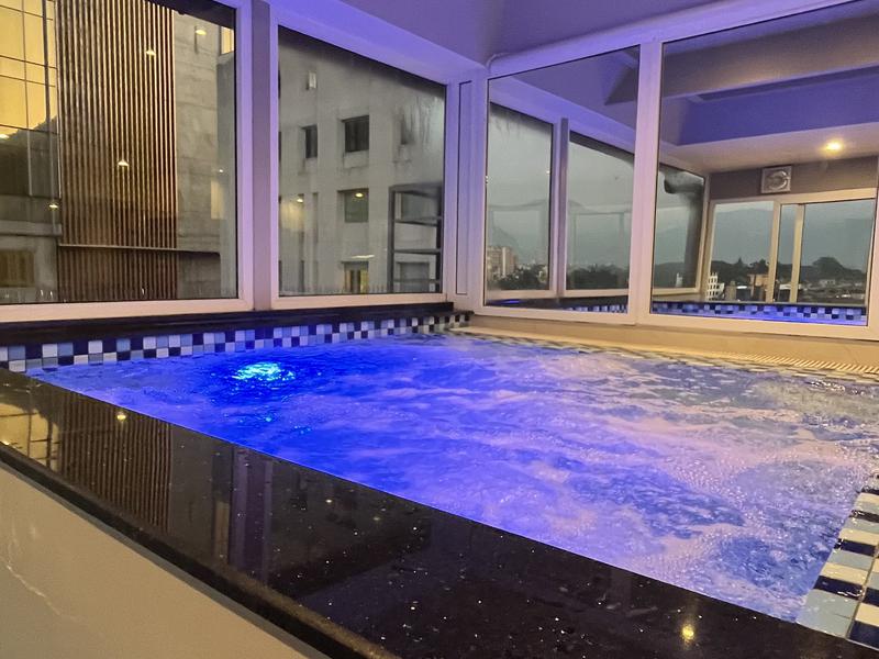Shuvatara Suites & Spa(カトマンズ) ジャグジー40℃くらい