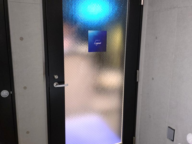 荒木町サウナ Logout 入口ドア