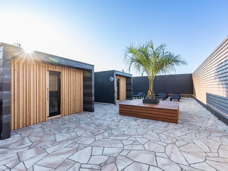 フィットイージー 岐阜正木店 屋外サウナ＆ととのいスペース