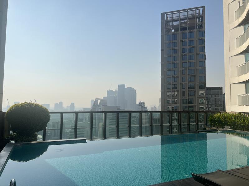 アーバナ ランスアン プールサイド