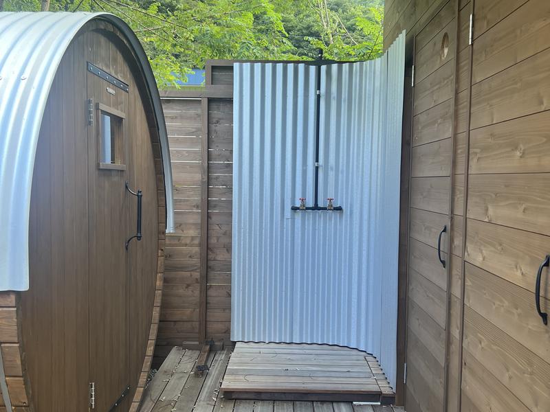 YAMANASHI SAUNA DEER OASIS (やまなしサウナ ディアーオアシス) 屋外シャワー