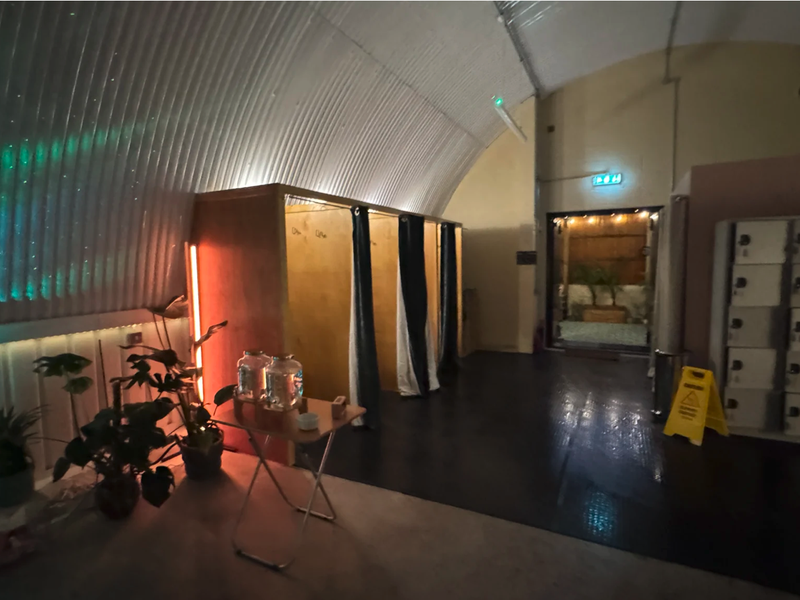 Urban Heat Sauna 着替え