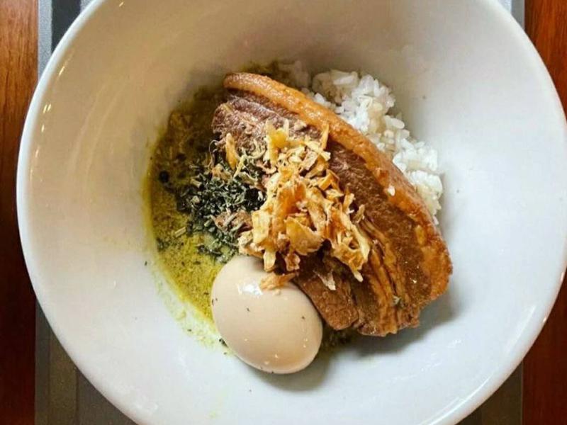 KURA SAUNA (蔵サウナ) 名物 ルーローカレー飯