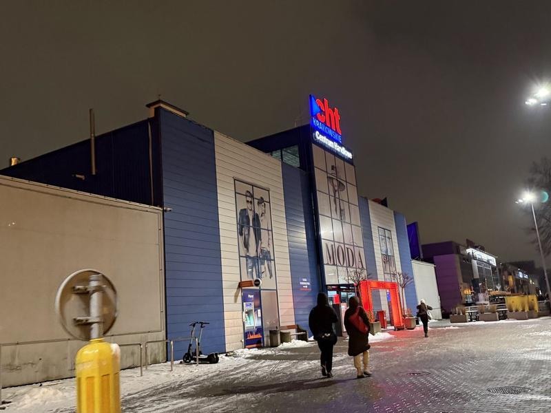 HOT SPOT Saunarium Kraków ショッピングモールの建物の2階にある