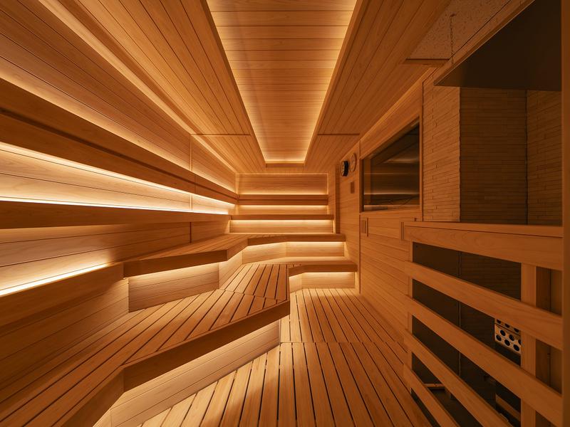 プラチナワン 広々としたサウナ