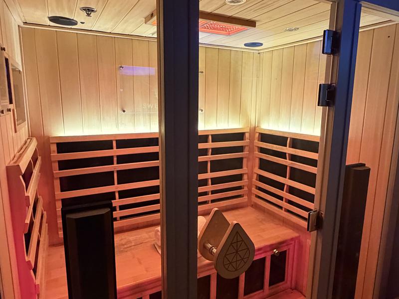 SweatHouz West Boca Contrast Therapy Studio サウナ室