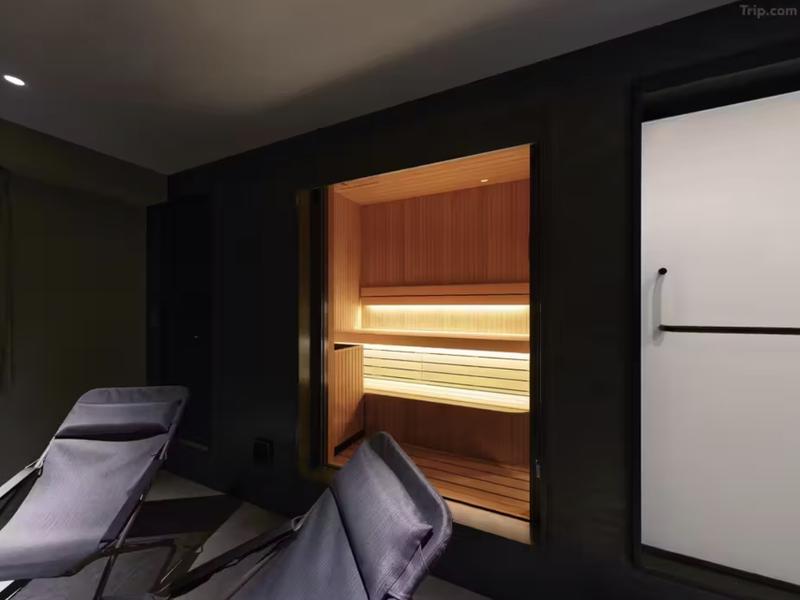BASE LAYER HOTEL 福岡 ととのいチェア