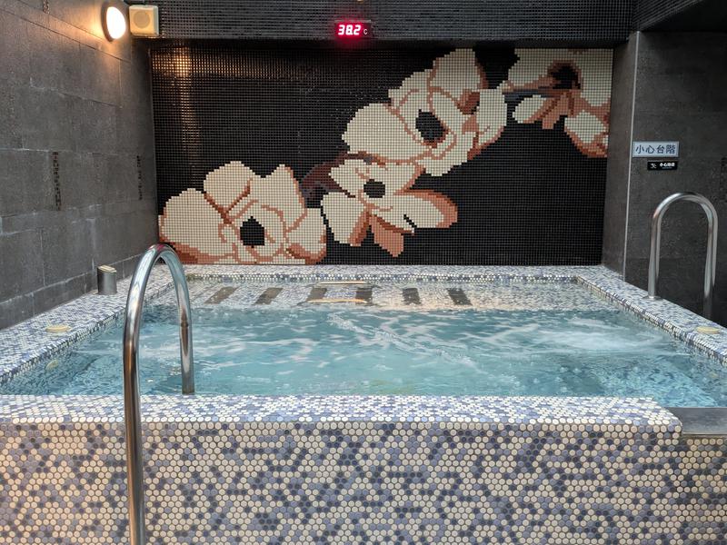 THE HO HOTEL 大浴場