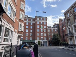 ホリデー イン ロンドン ケンジントン ハイ ストリート 写真