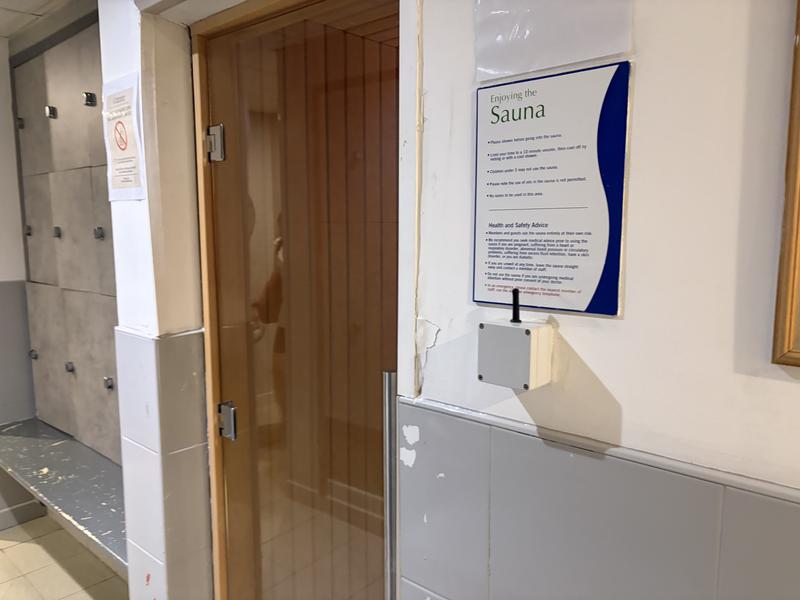 ホリデー イン ロンドン ケンジントン ハイ ストリート サウナ入口