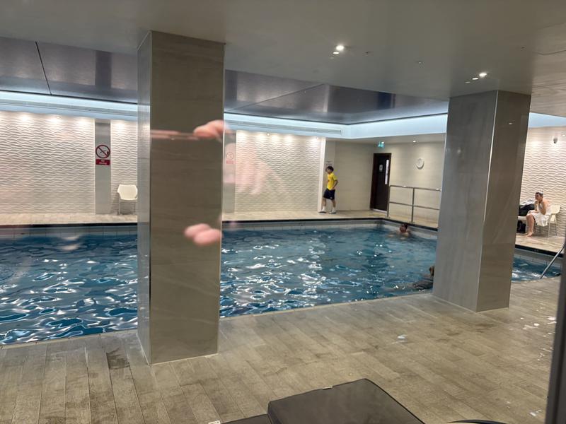 ホリデー イン ロンドン ケンジントン ハイ ストリート プール