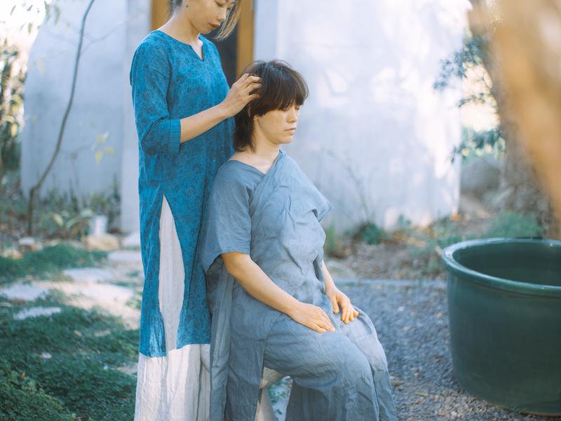 淡路島 Natural Herbs AKARI 瞑想ジェムサウナ サウナ休憩スペースで施術
