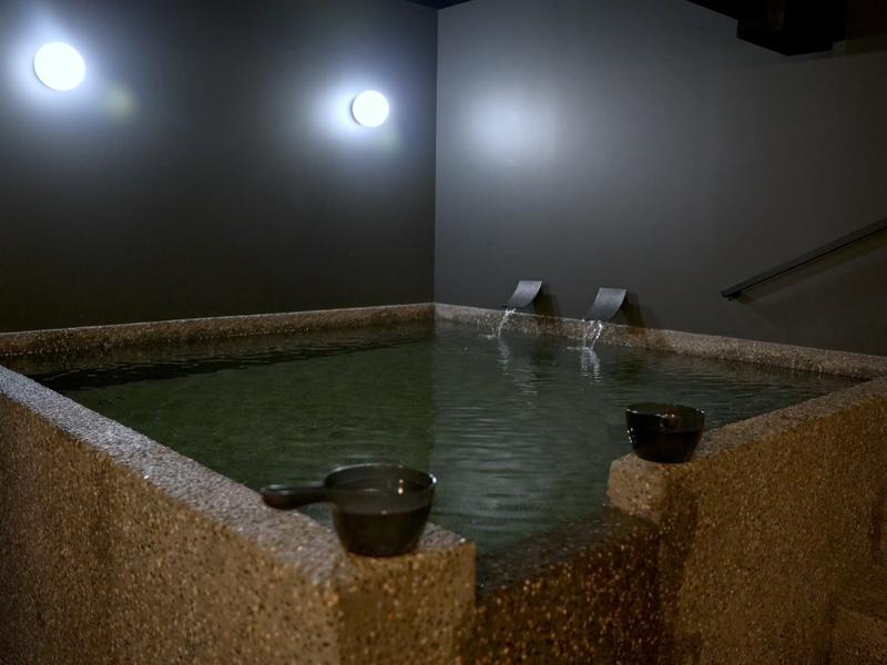 サウナ蒸薪 水風呂