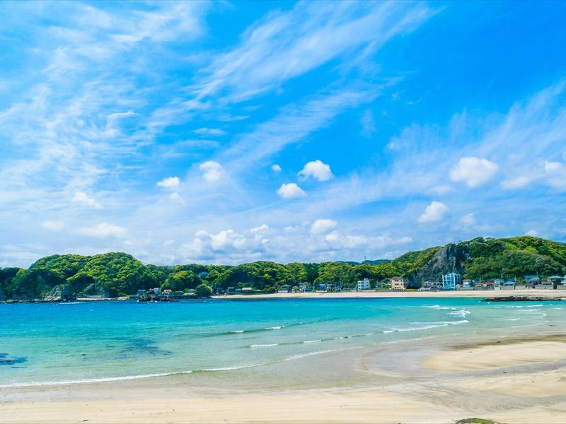 BeachFront MON Katsuura 透明な海にダイブ