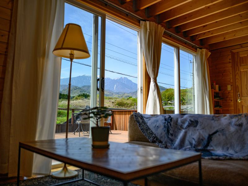 日は沈み、また昇る。 南アルプスの山々を望む絶景