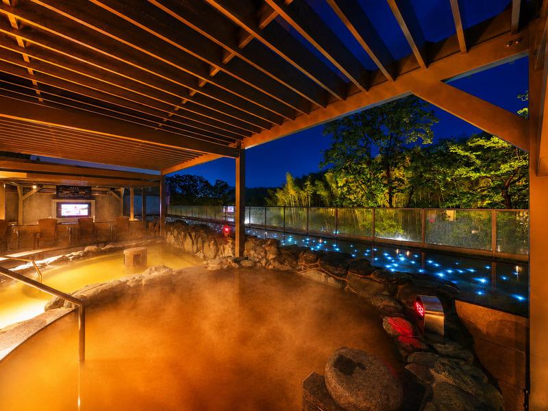 SPA&SAUNA水春 服部緑地 夜露天