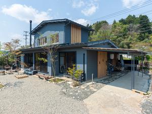 田んぼと焚き火とサウナの古民家一軒宿アゼミチタベネル 写真