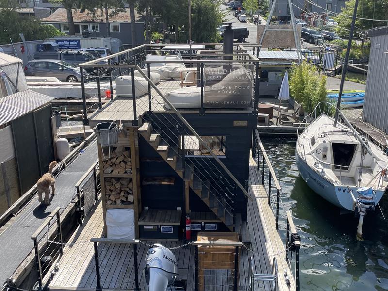 Wild Haus Floating Saunas Sauna ボート