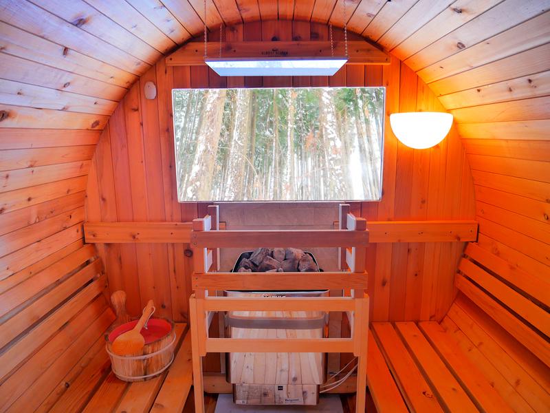 森のサウナ 山紫水明【一里野高原ホテル ろあん 施設内】 バレルサウナはハルビア製ストーブでおしゃれな木製サウナ！