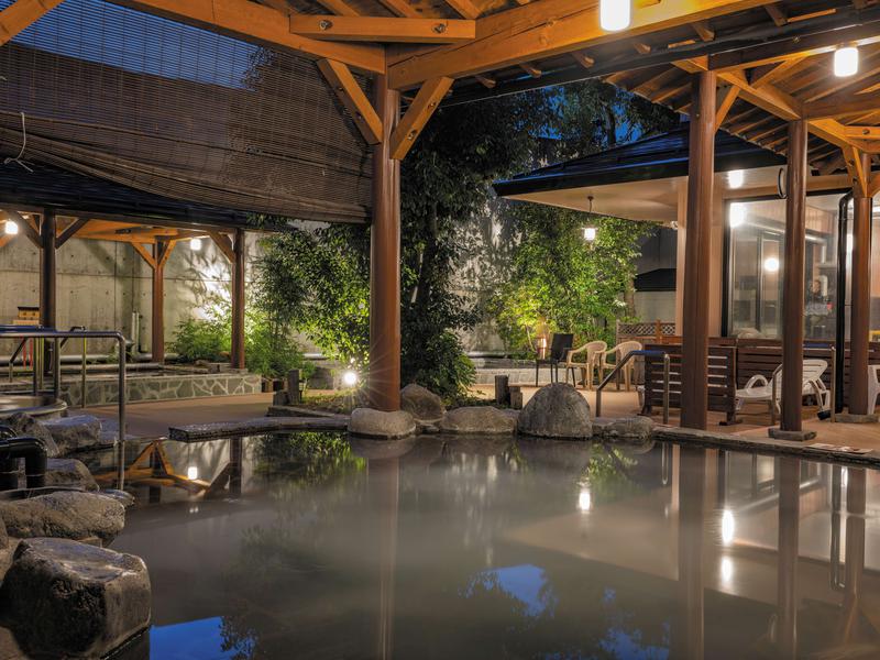 湯の華銭湯 瑞祥 松本館 露天風呂(女湯)全景