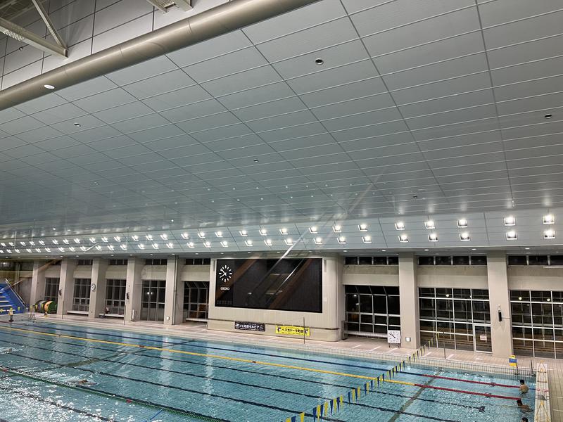 町田市立室内プール「町田桜の湯」 50メートル室内プール、トレーニング施設と併設