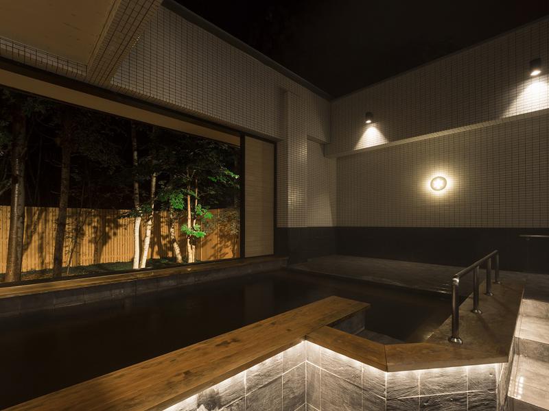 ホテル大平原 露天風呂のフロアでは外気浴が可能