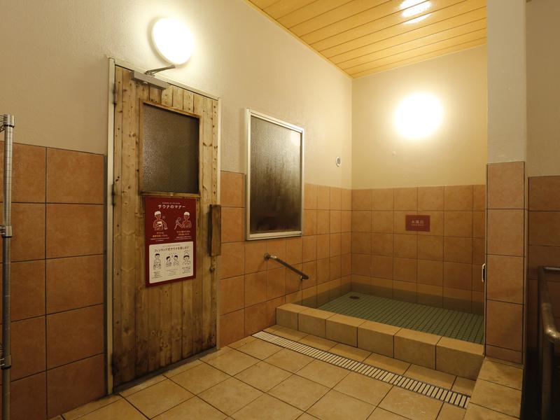 十勝川温泉 観月苑 水風呂は清流札内川の伏流水
