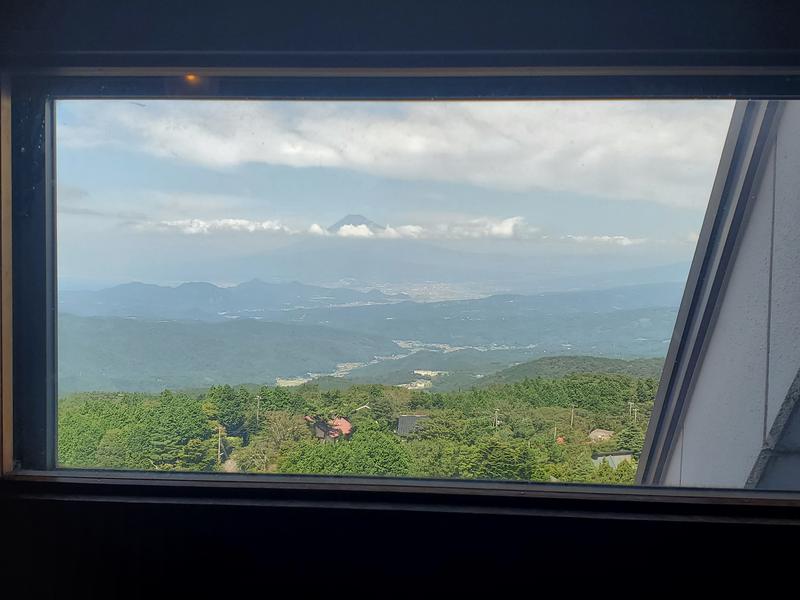 ホテルハーヴェスト 天城高原 標高900mからの最高の景色(真ん中は富士山)