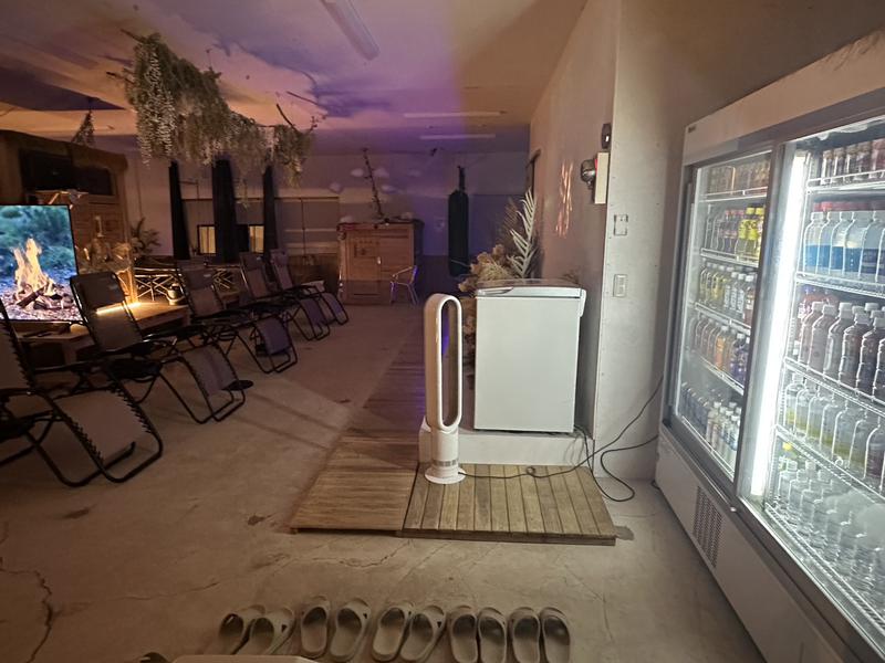 SAUNA Soco. フリードリンク冷蔵庫