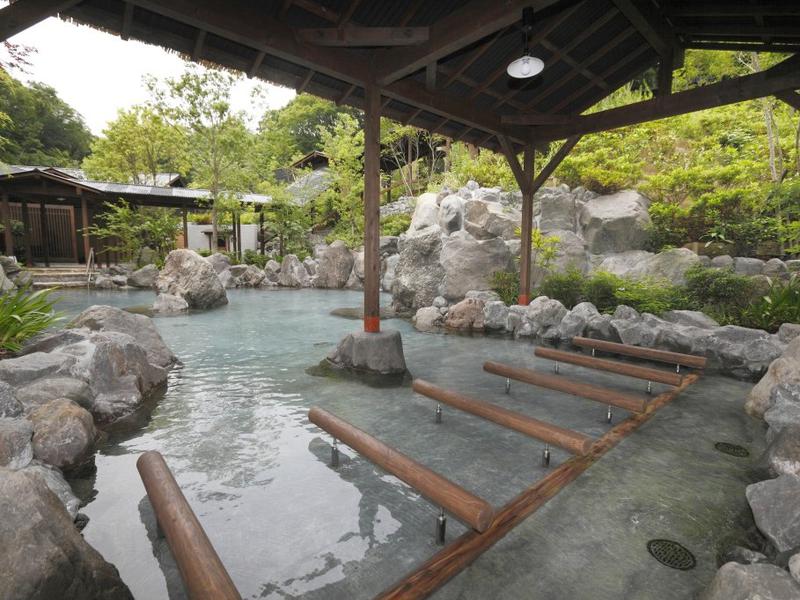 野天スパ 十界の湯 ※旧:延羽の湯 野天 閑雅山荘 寝湯