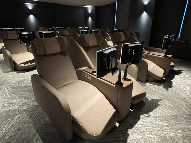 神戸サウナ&スパ スーペリアシート（有料）