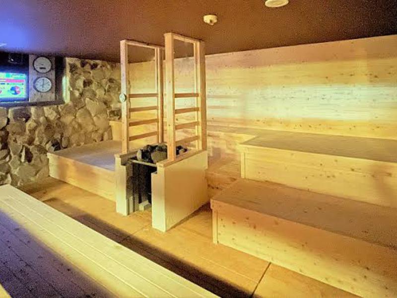 なにわ健康ランド 湯〜トピア 女性　viva sauna メインサウナ・高温・超高温(アウフグースあり)