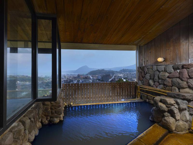 湯けむりの里東屋 男女別半露天風呂