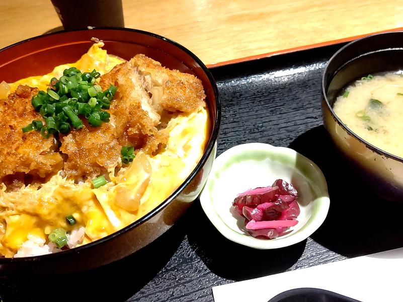 サウナと天然温泉 湯らっくす かつ丼