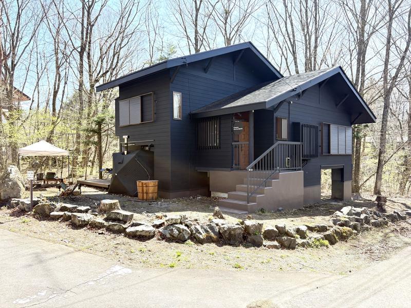 Glamping Villa REI 北軽井沢 テラスは広々使えて大自然のの中で整えます！