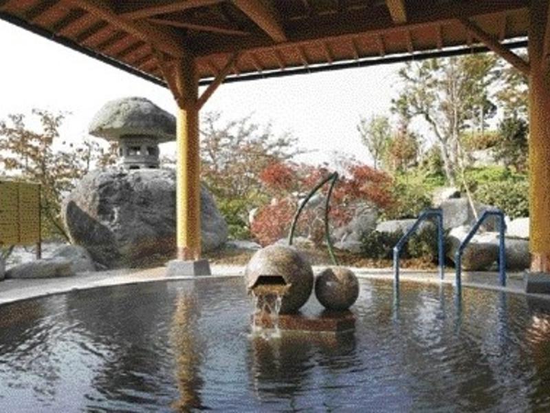 寒河江花咲か温泉 ゆ〜チェリー 男性風呂　露天