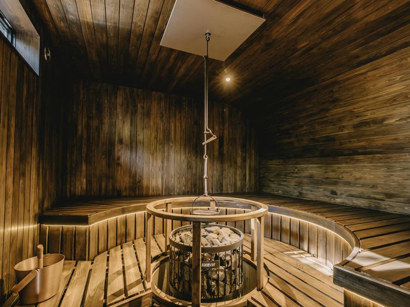 うわの空 -chahana sauna- sauna room- 静岡茶の香り、熱、蒸気に包まれる。