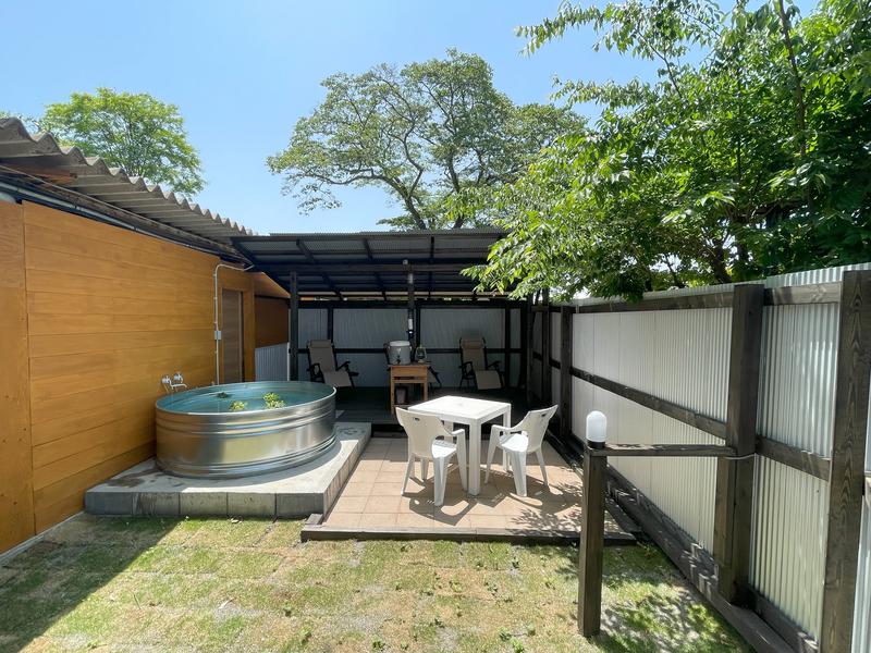 昭和ふるさと村 (サンタ ロウリュ サウナ) 外気浴スペース