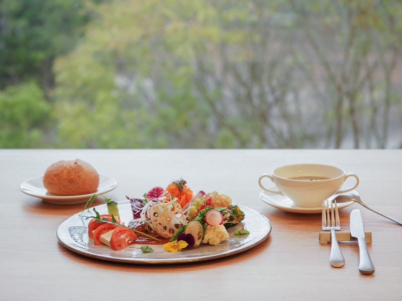 THE VANISH サウナ上がりはNayuta2Fの「Vegan Restaurant Sui」で美味しく健康的なお食事をどうぞ。