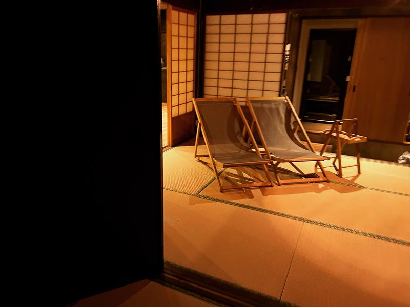 Villa Kuon Kisa 和室　日本庭園を眺めなら外気浴